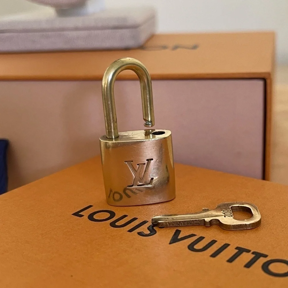 Vintage Louis Vuitton Lock & Key #302 with 18” Unbranded Cuban Link Necklace